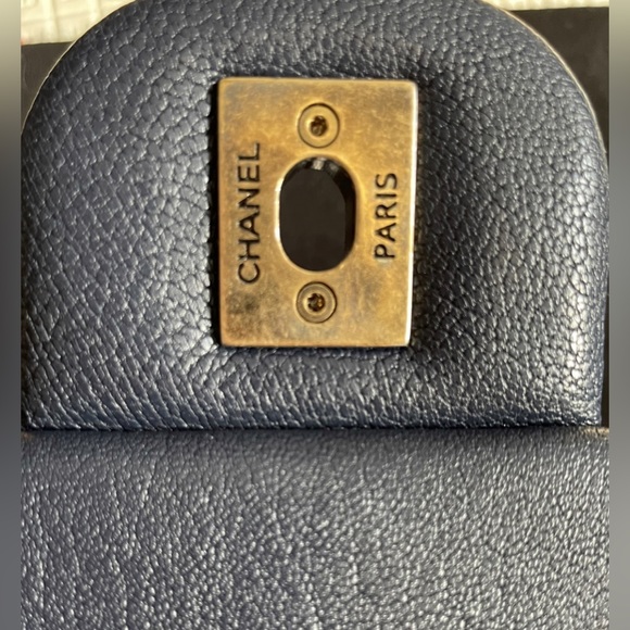 Chanel Trapezio Leather Handbag - Picture 6 of 10